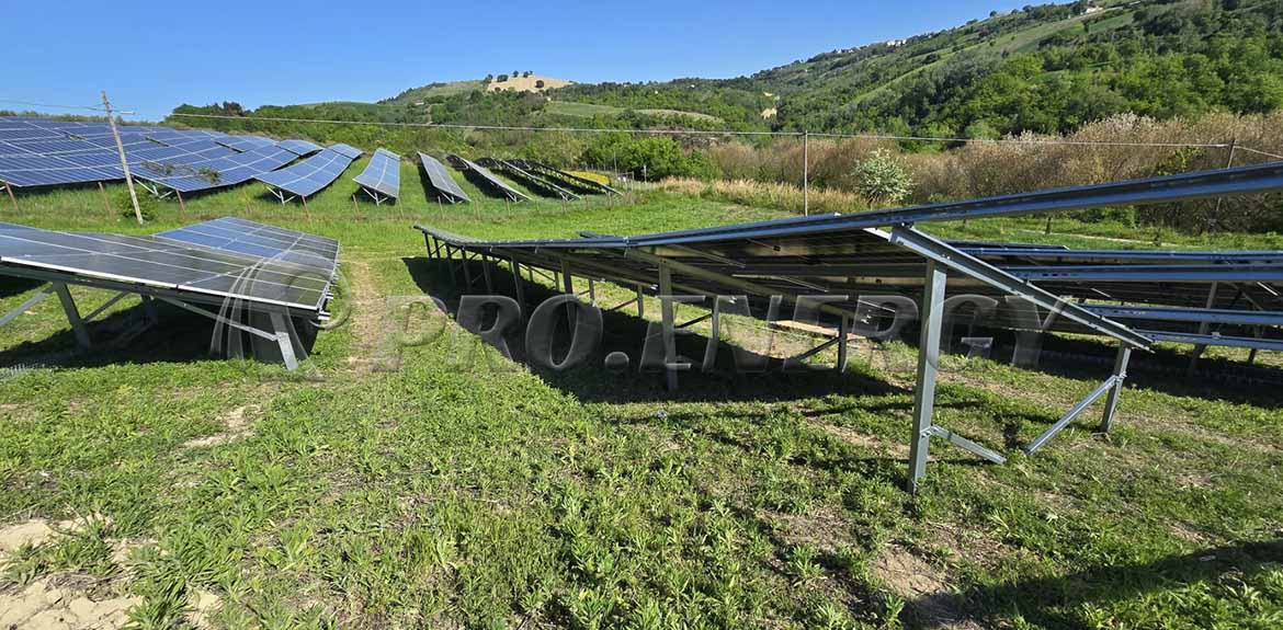 Lösung für ein 1-MW-Hangmontagesystem für Solaranlagen