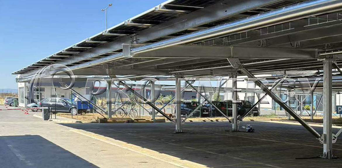 Projekt für ein feuerverzinktes Solar-Carport-Montagesystem (876 kWp)